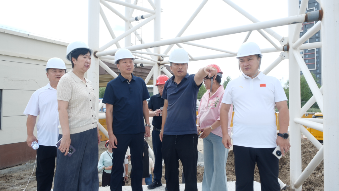向阳区人大常委会组织代表视察我区上半年国民经济和社会发展计划执行情况
