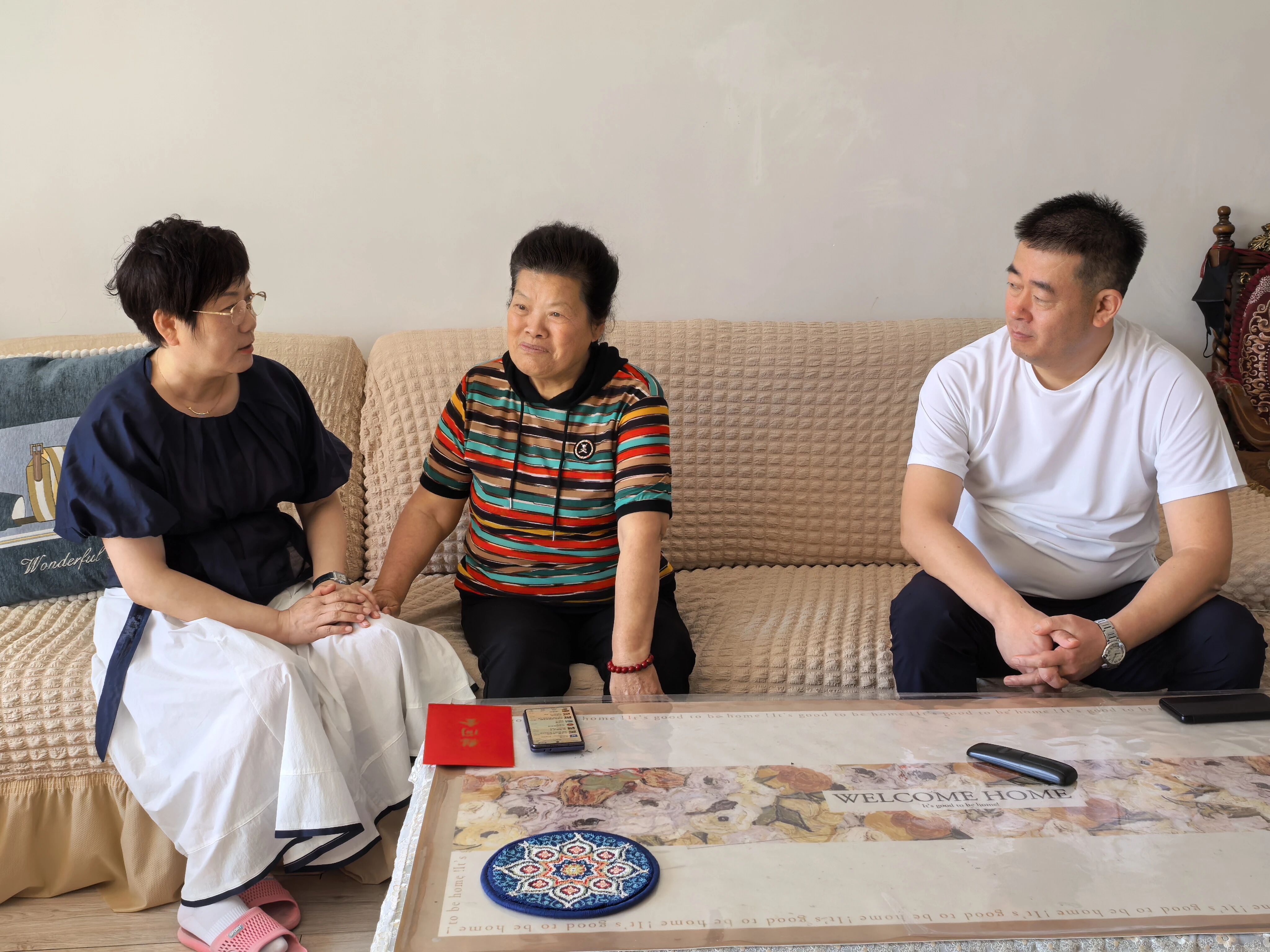&ldquo;七一&rdquo;慰问传温情 殷殷关怀寄初心